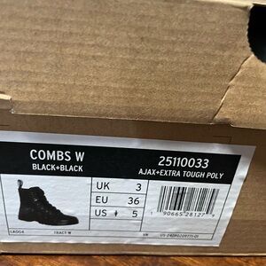 Dr. Martens Women's Combs W Combat